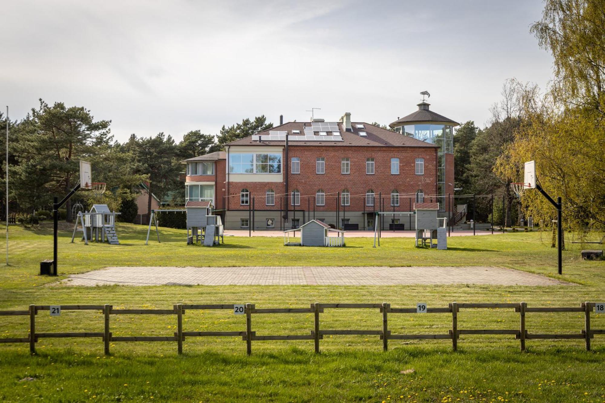 Roze Village Jurnieka Ligzda Pērkone Kültér fotó